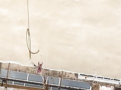 Người hàng xóm milf nhấp nháy một lần nữa