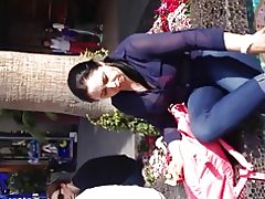 Milf nóng ở blouse tuyệt