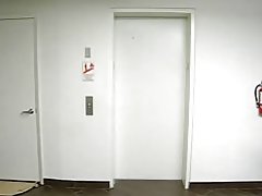 Thang máy hành động